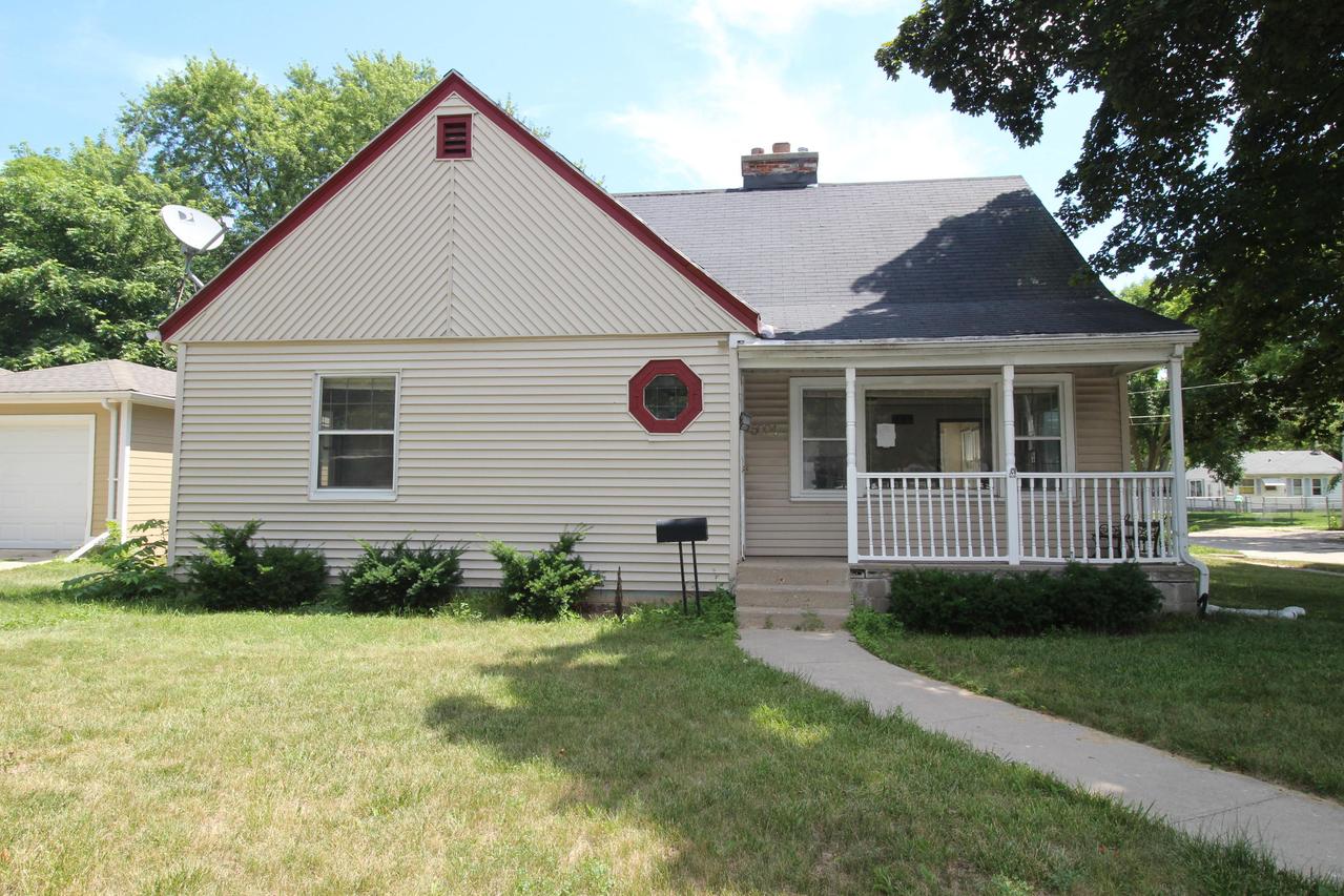 5004 N 74th St, Milwaukee, WI 53218