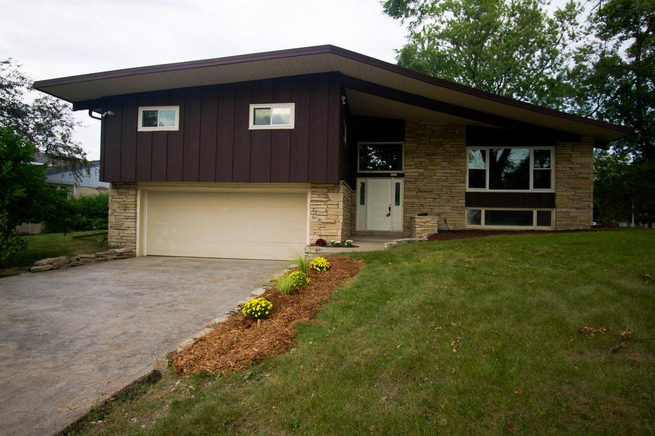 4602 N 107th St., Wauwatosa, WI 53225