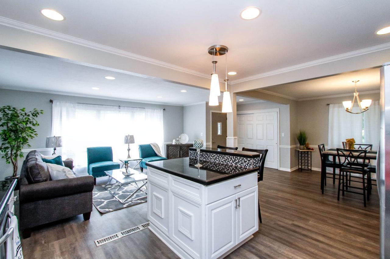 4103 N 92nd St, Wauwatosa, WI 53222