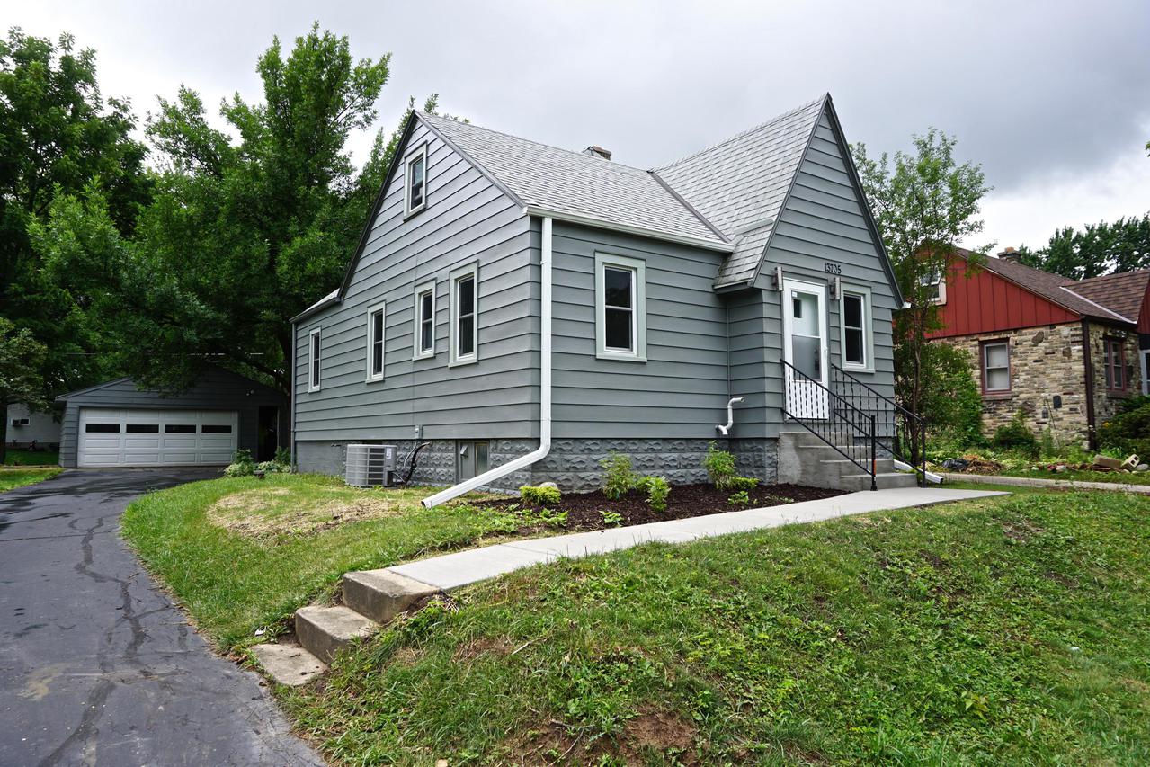 13705 W Prospect Dr., New Berlin, WI 53151