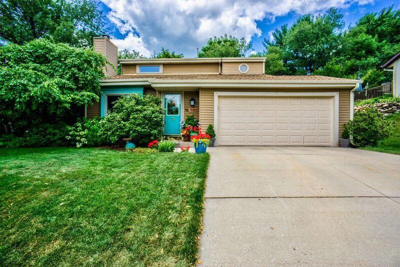 412 University Dr, Waukesha, WI 53188