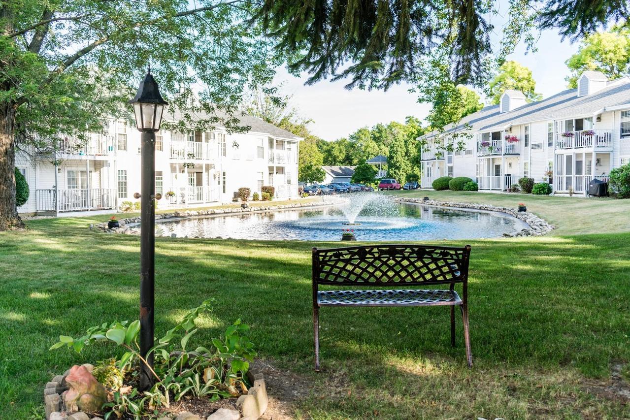 300 Foxwood Dr #144, Waterford, WI 53185