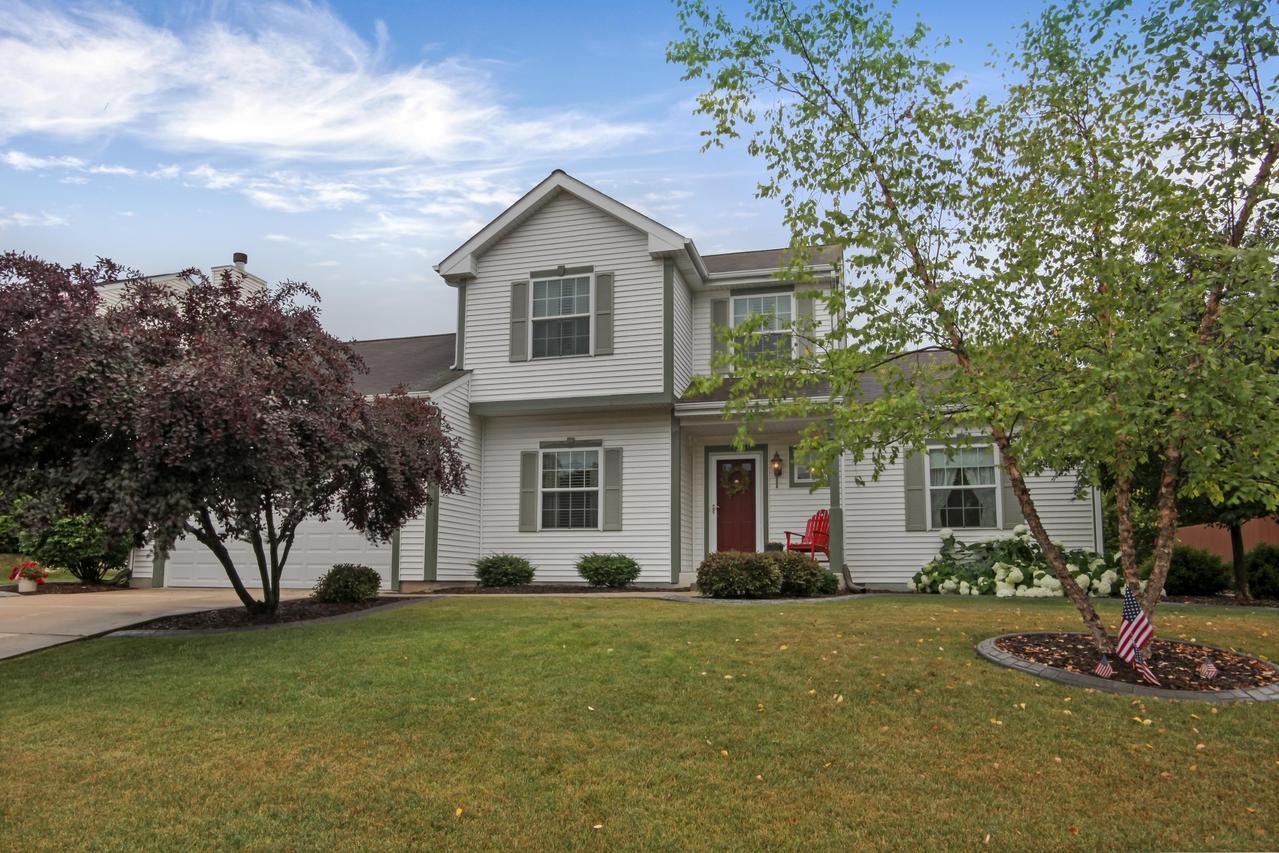 2277 Cherokee St, Grafton, WI 53024