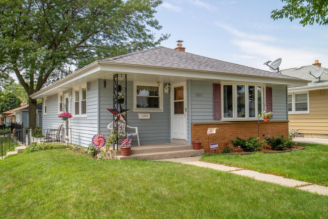 2222 Grove Ave, Racine, WI 53405