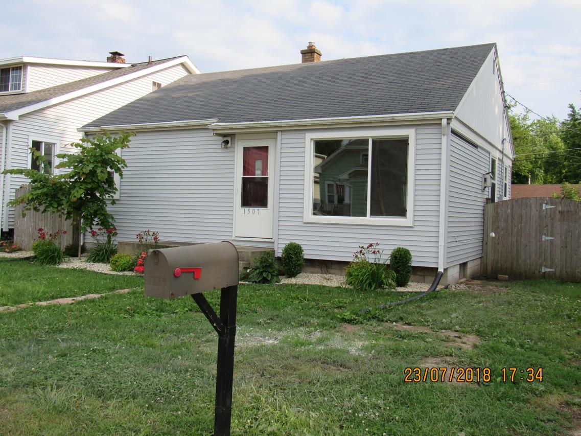1507 Rosalind Ave, Mount Pleasant, WI 53403