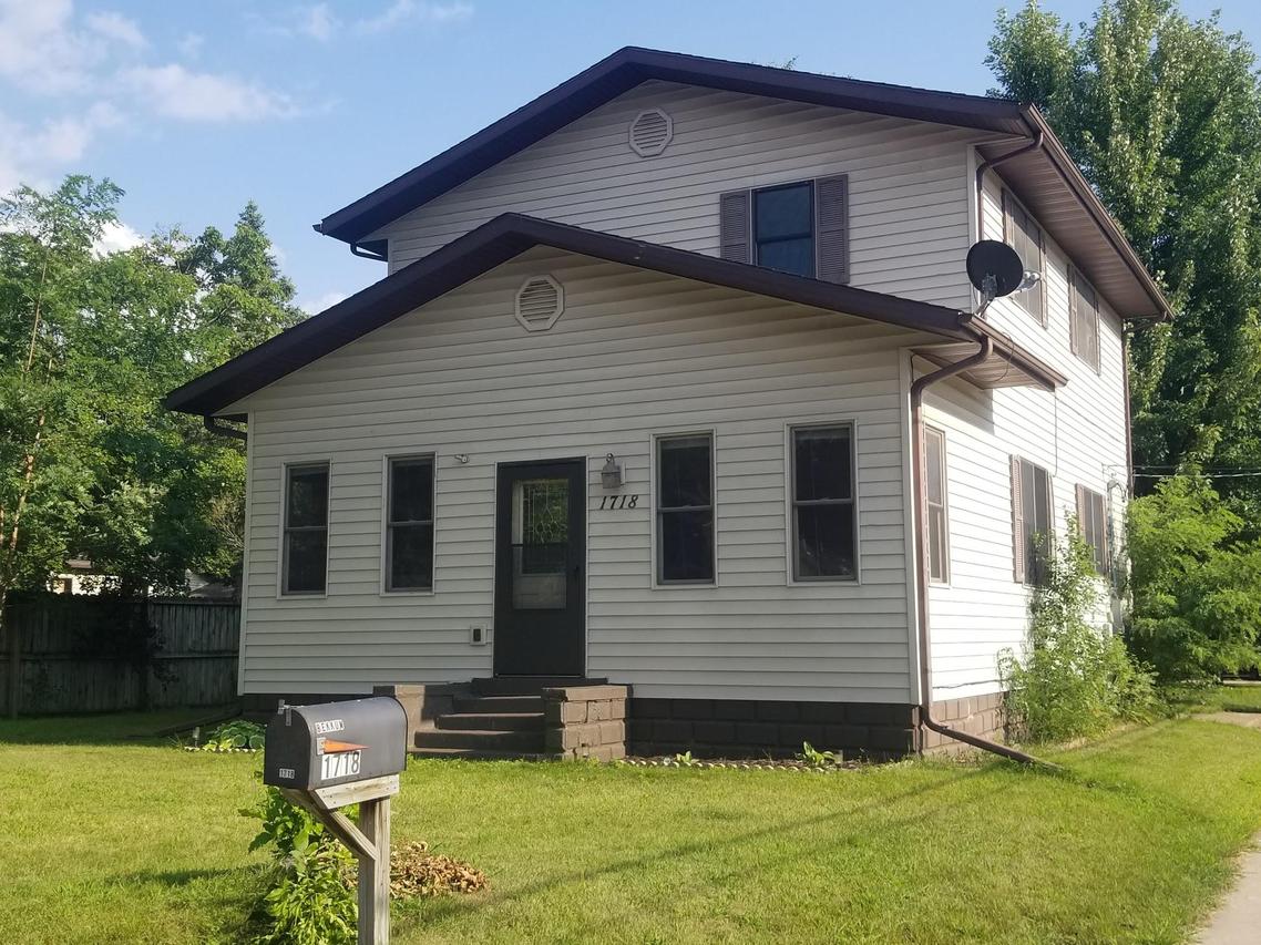 1718 Hagar St, La Crosse, WI 54603