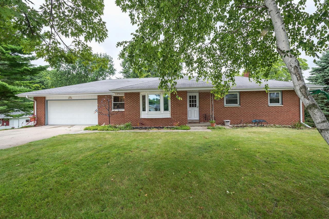 S62W24454 Townline Rd, Waukesha, WI 53189