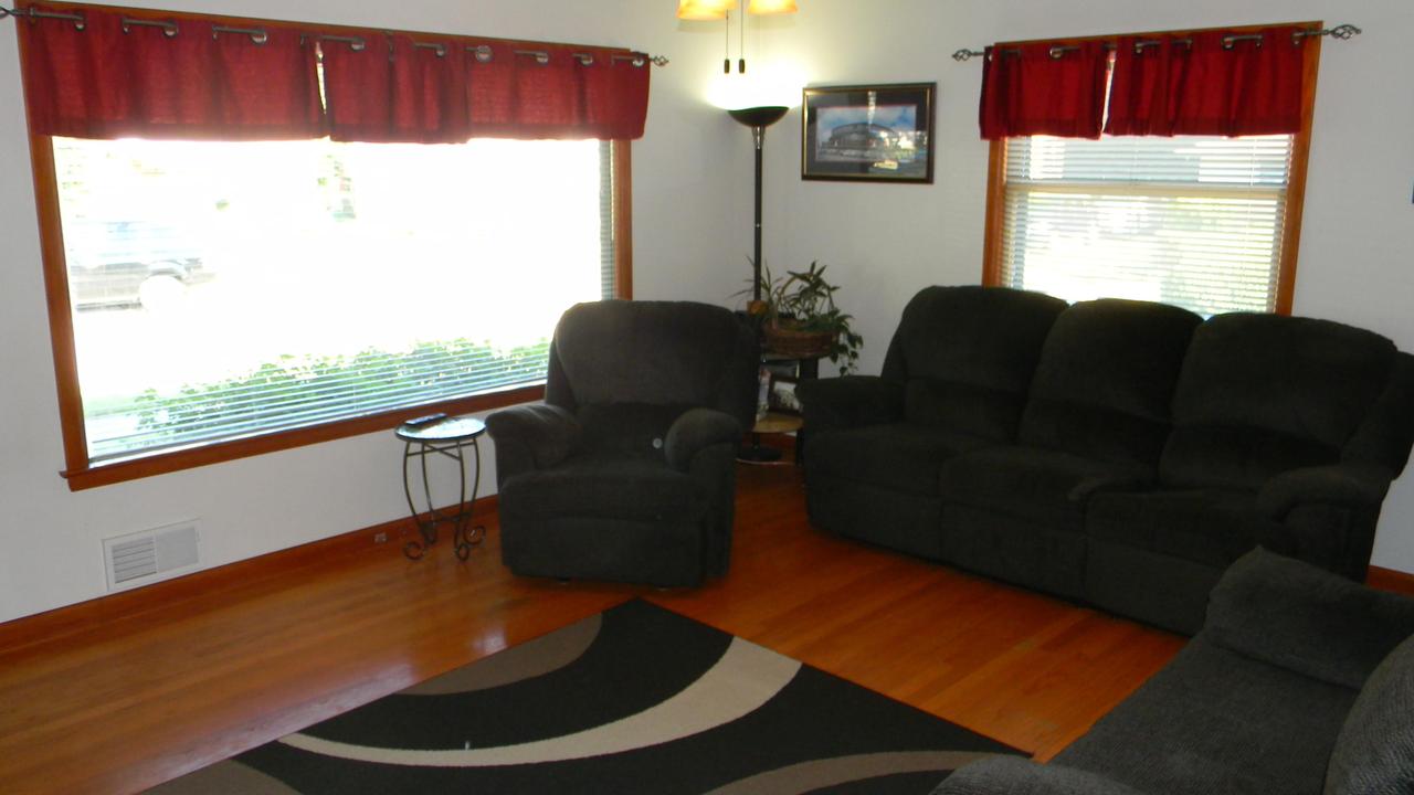 435 S 91st St, Milwaukee, WI 53214
