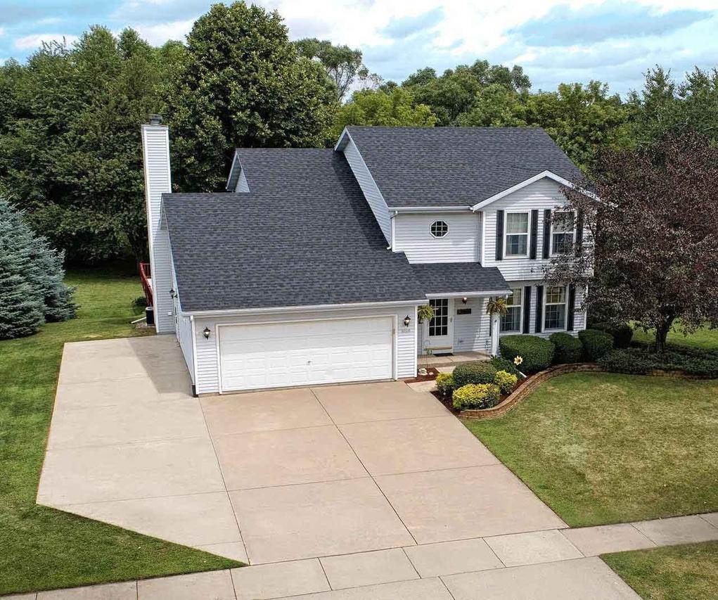 2956 Mallard Way, East Troy, WI 53120