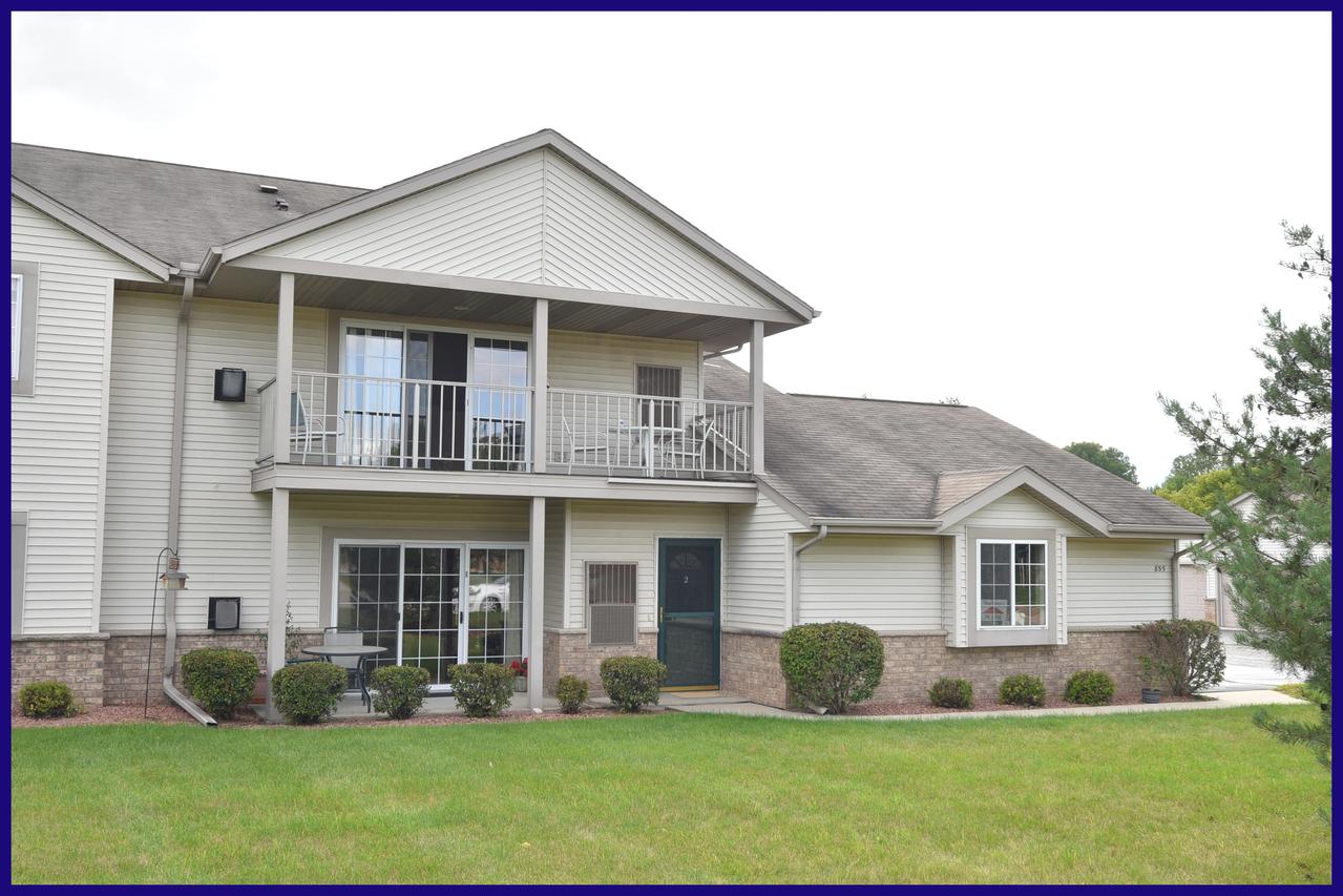 855 E Loos St #1, Hartford, WI 53027