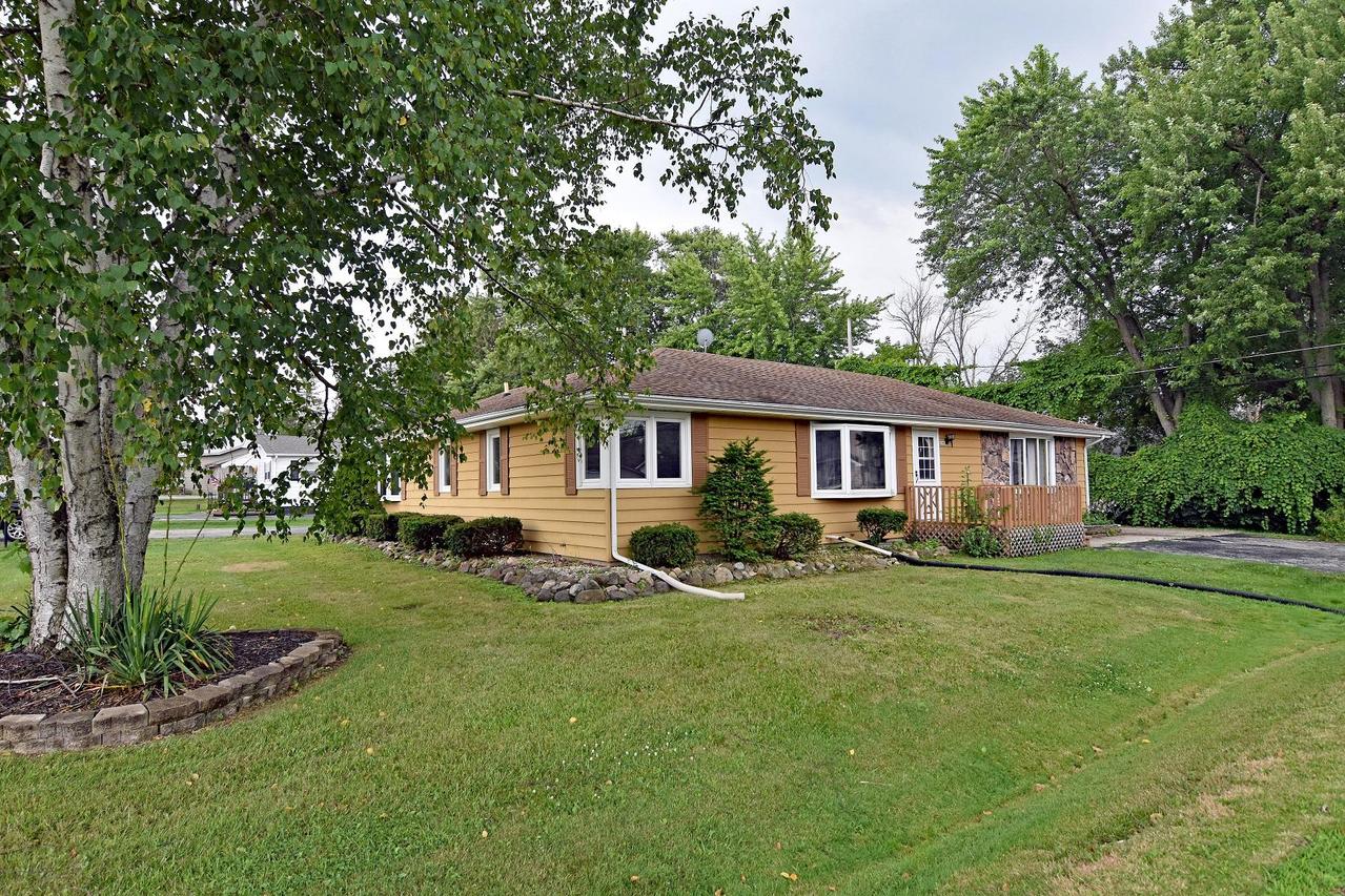 6106 246th Ave, Paddock Lake, WI 53168