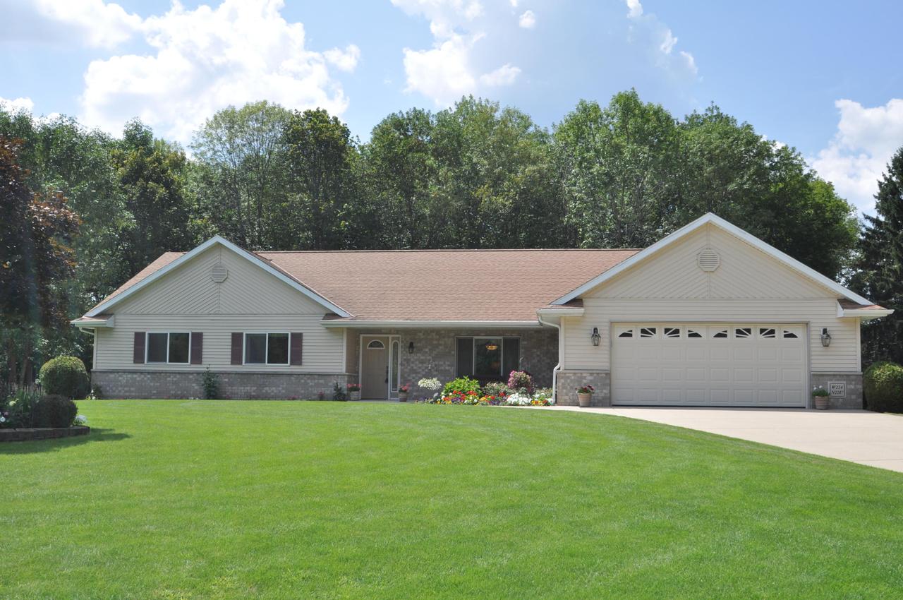 W224N2287 Elmwood Ave., Pewaukee, WI 53186