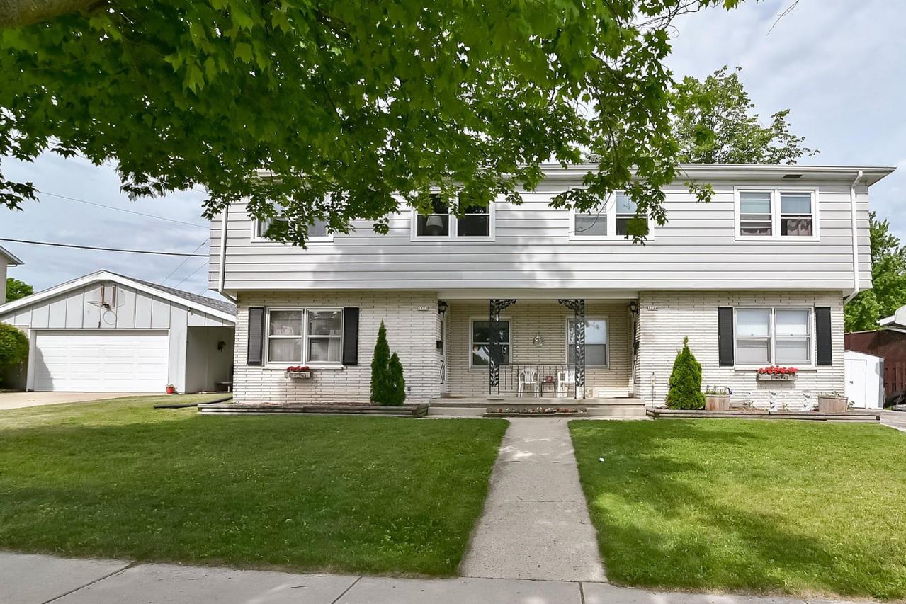 1722 Fairview Dr #1724, West Bend, WI 53090