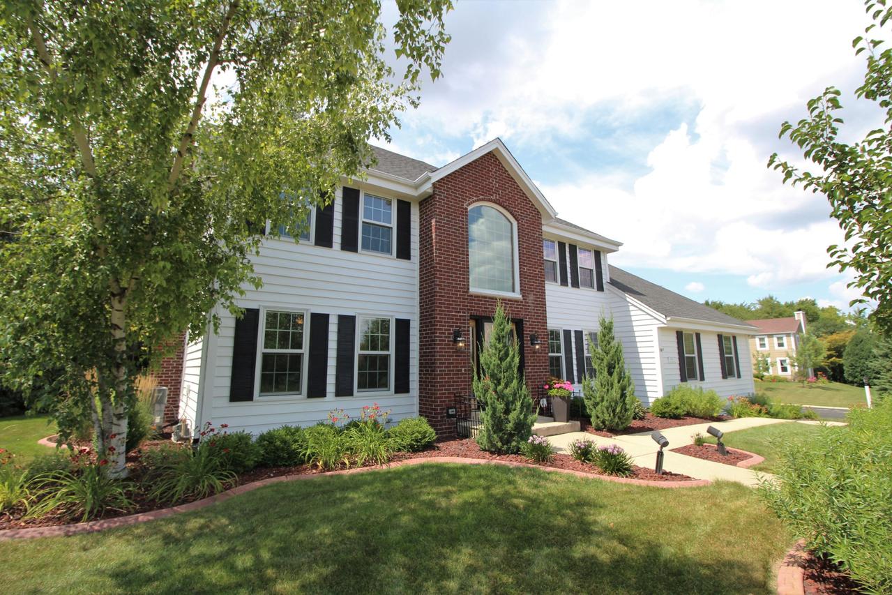 W140N5361 Saint Andrews Dr, Menomonee Falls, WI 53051