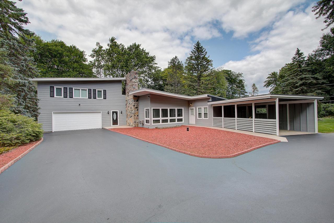 11414 N Solar Ave., Mequon, WI 53097