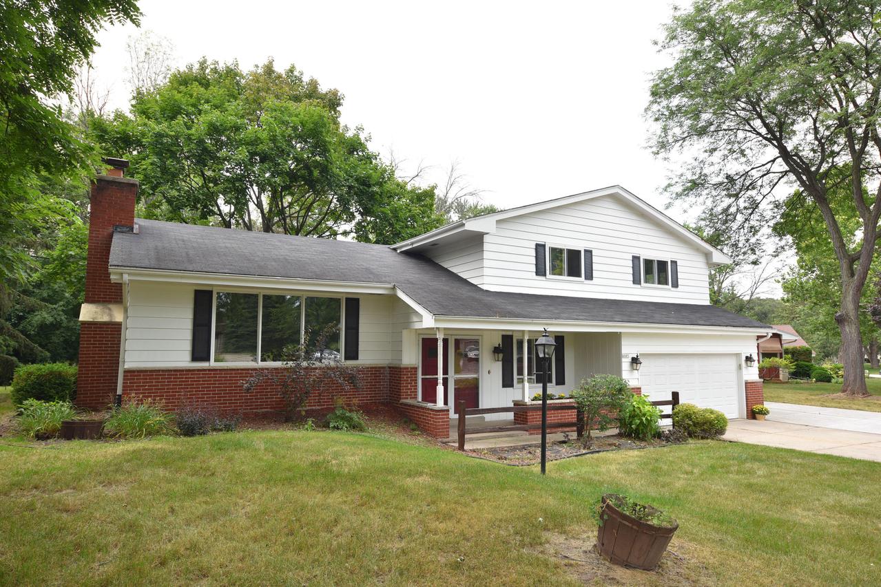 8885 N Green Brook, Brown Deer, WI 53223