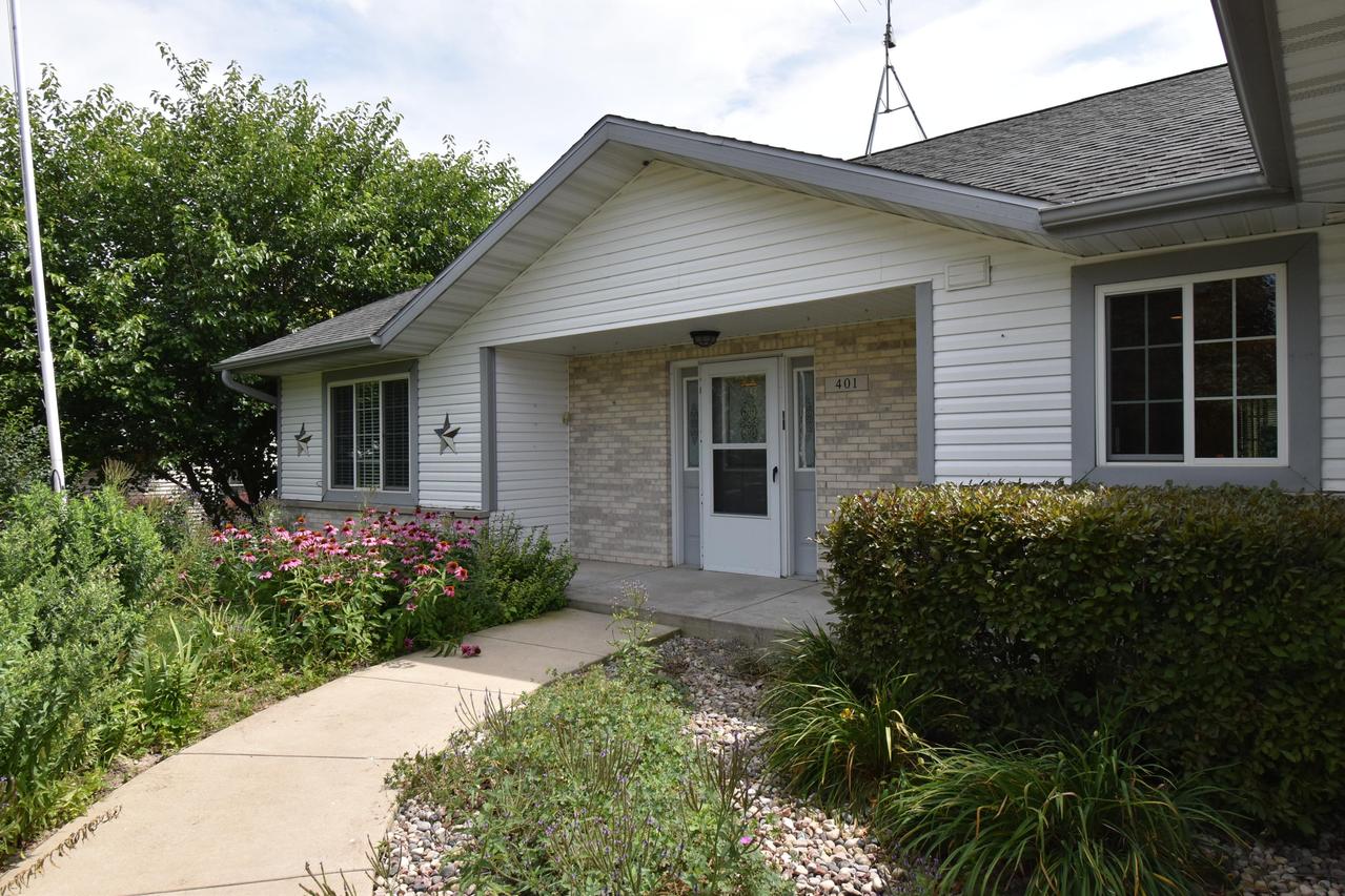 401 Cherokee Ln, Fort Atkinson, WI 53538