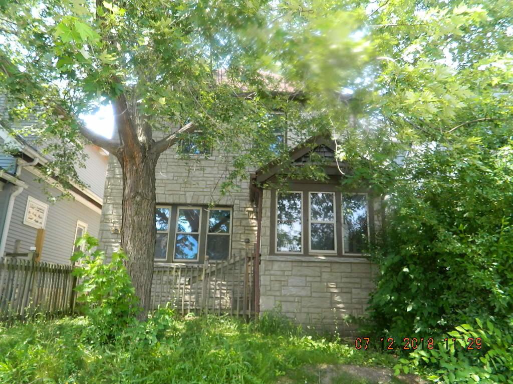 1213 S 58th St, West Allis, WI 53214