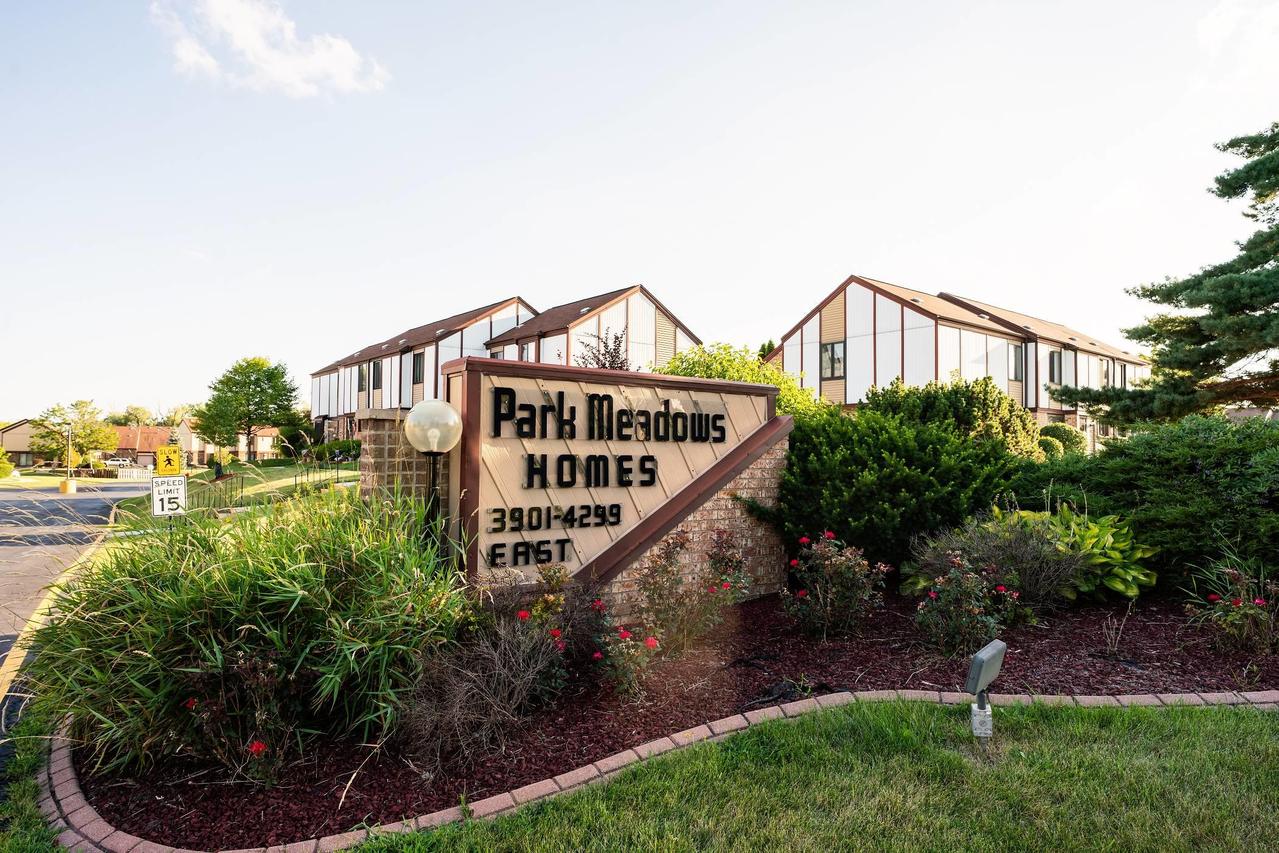 4065 W College Ave, Franklin, WI 53221