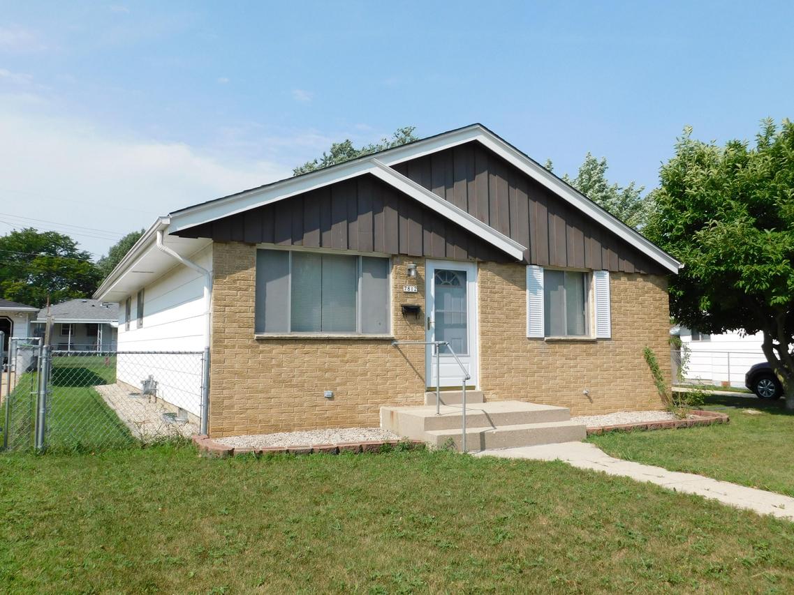 7812 W Brentwood Ave, Milwaukee, WI 53223