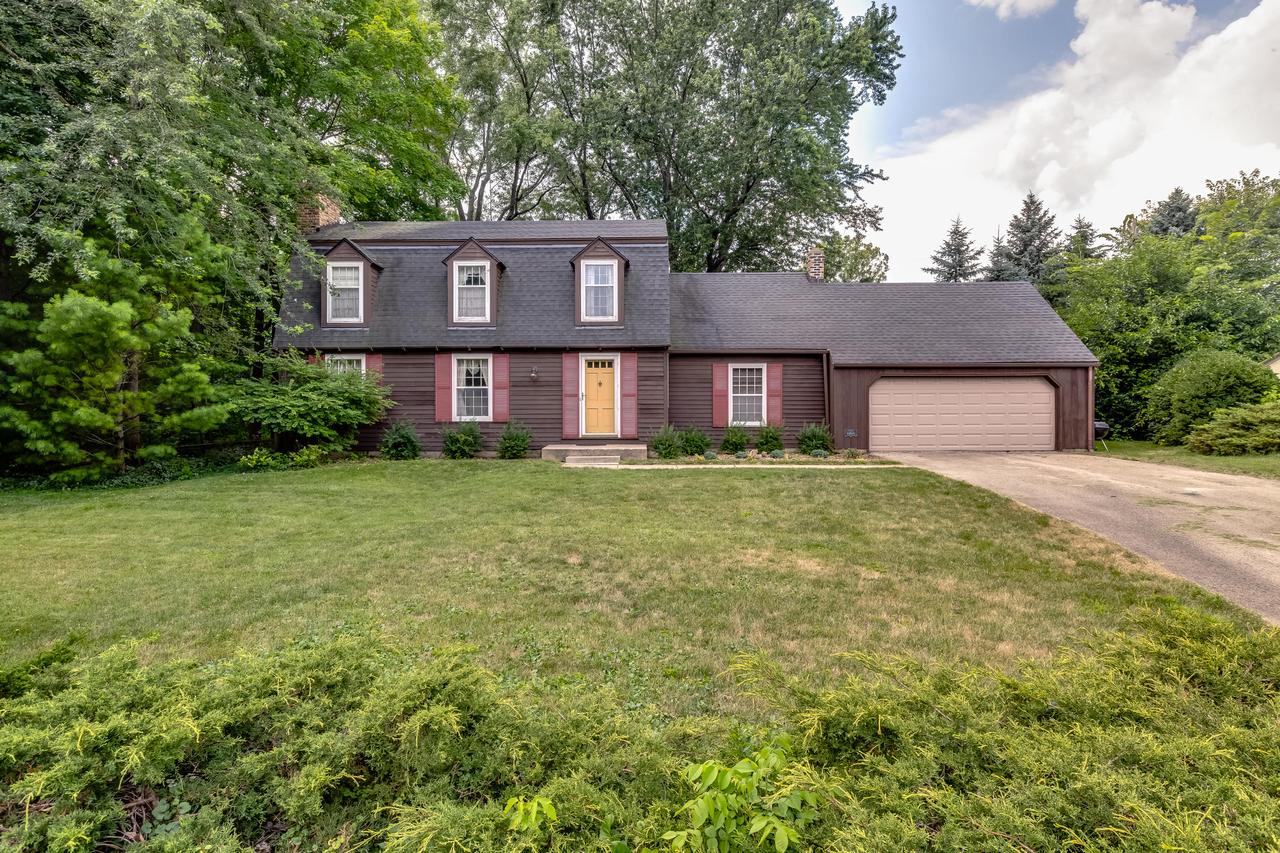 4525 Apple Tree Cir, Racine, WI 53405