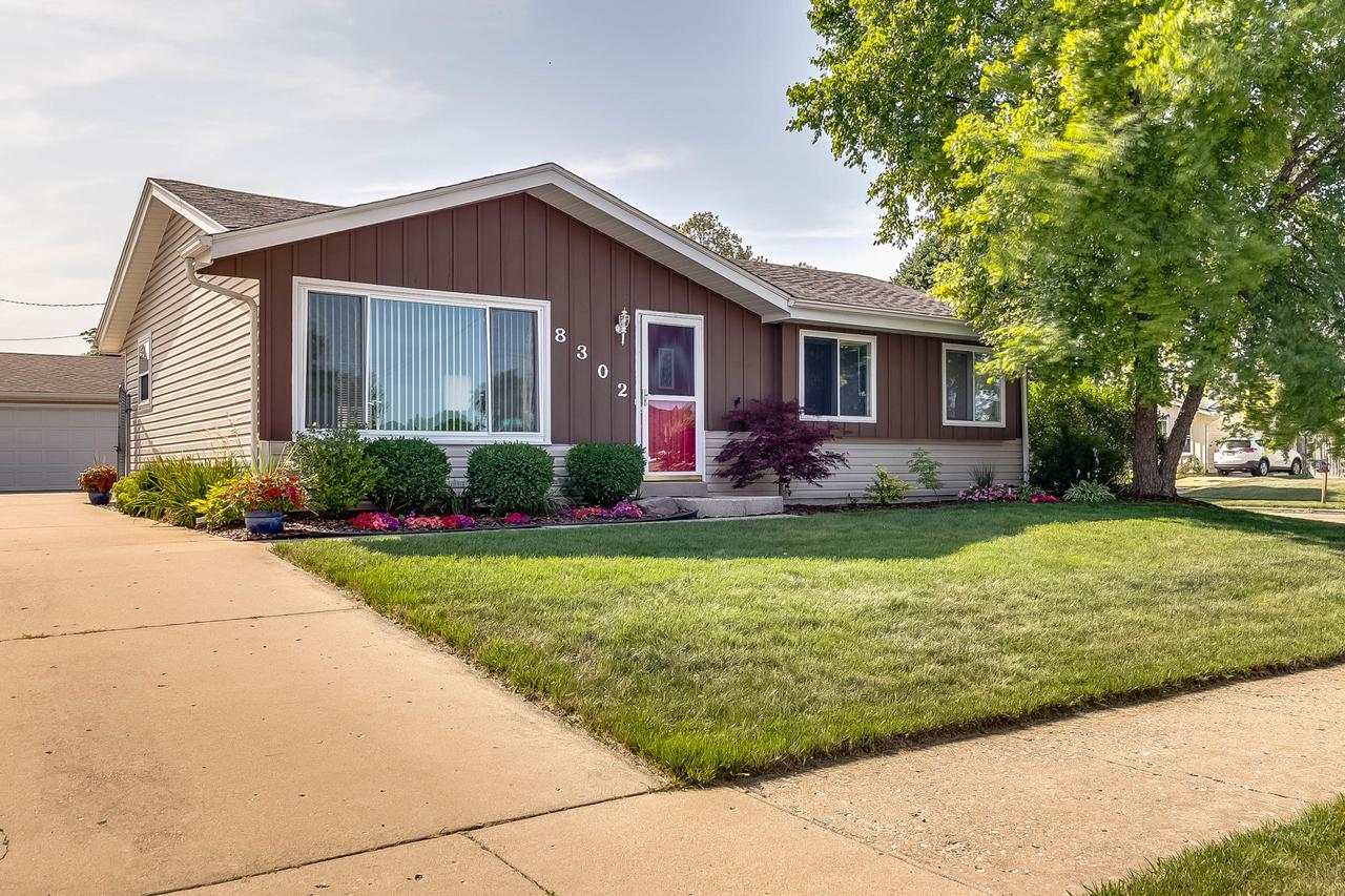 8302 27th Ave, Kenosha, WI 53143