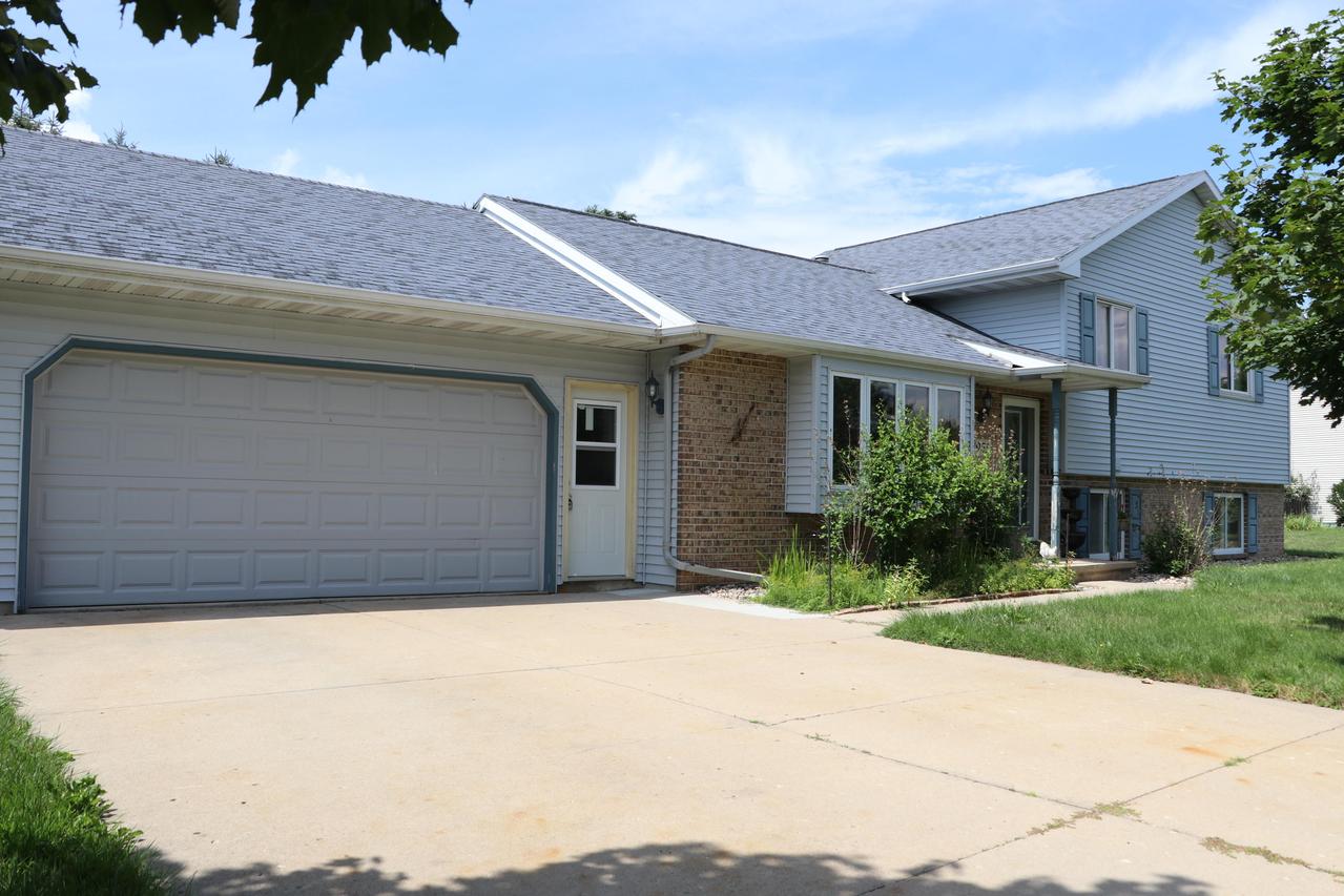 1951 Amy Jo Dr, Algoma, WI 54904