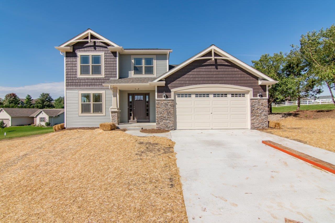 232 Chapel Hill Dr., Johnson Creek, WI 53038
