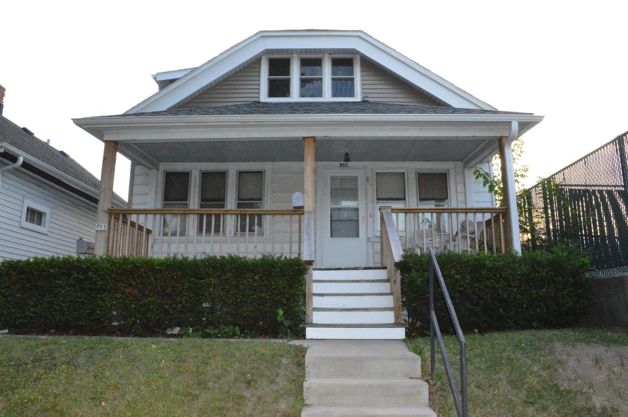 951 S 61st St #953, West Allis, WI 53214