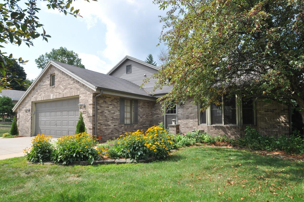 501 Highview Dr, Slinger, WI 53086