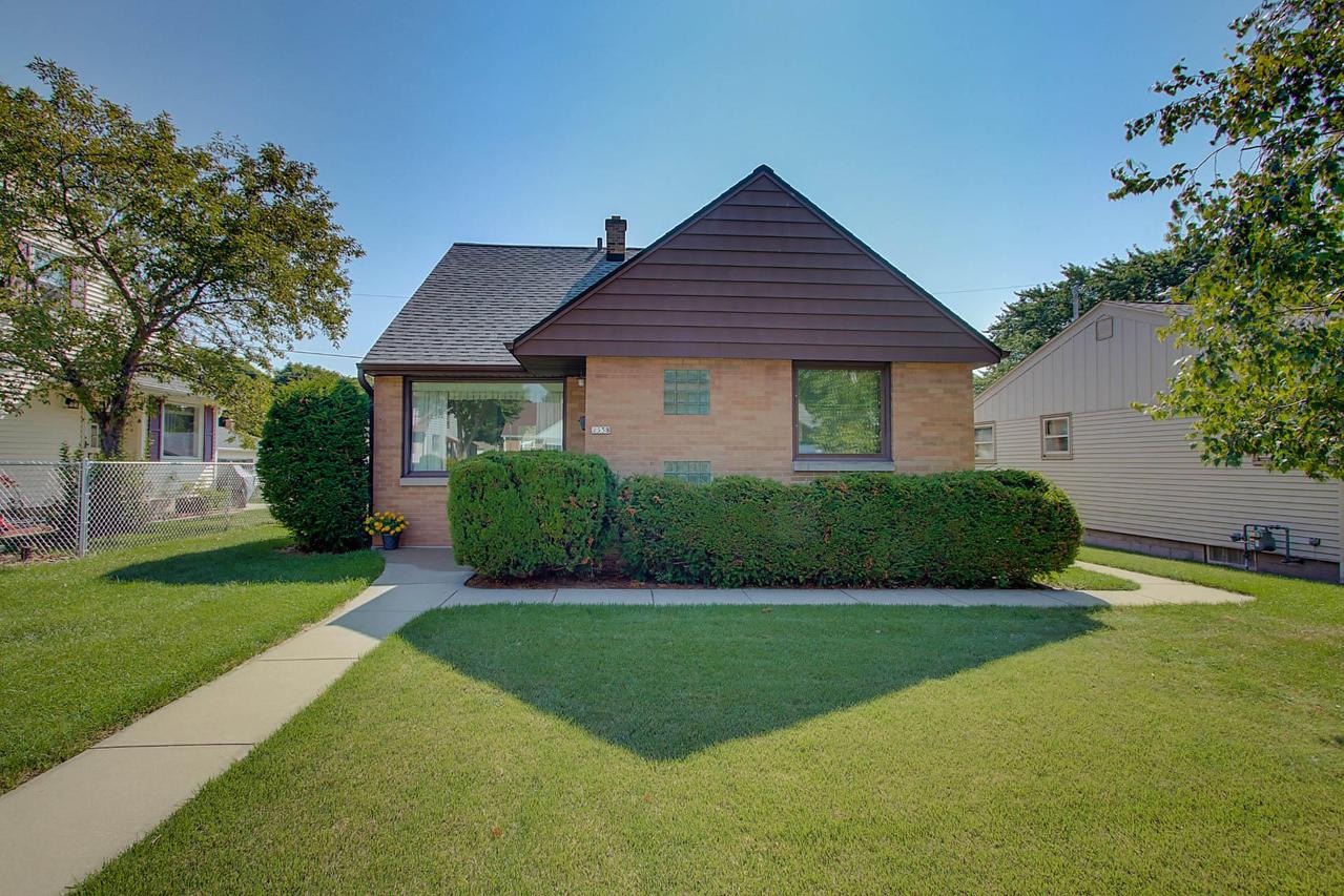 2558 S 65th St., Milwaukee, WI 53219