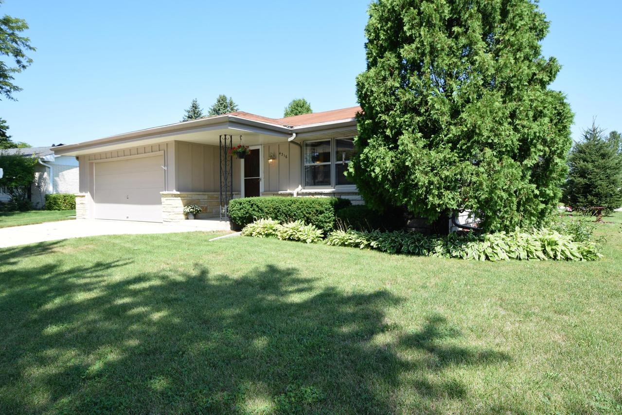 4316 Skylark Ct., Greendale, WI 53129