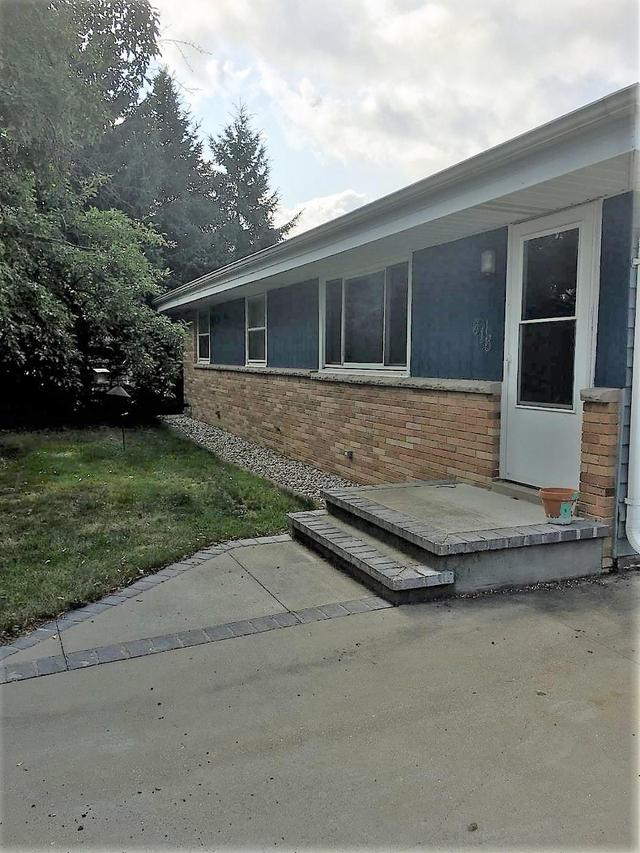 618 E Wisconsin Ave, Pewaukee, WI 53072