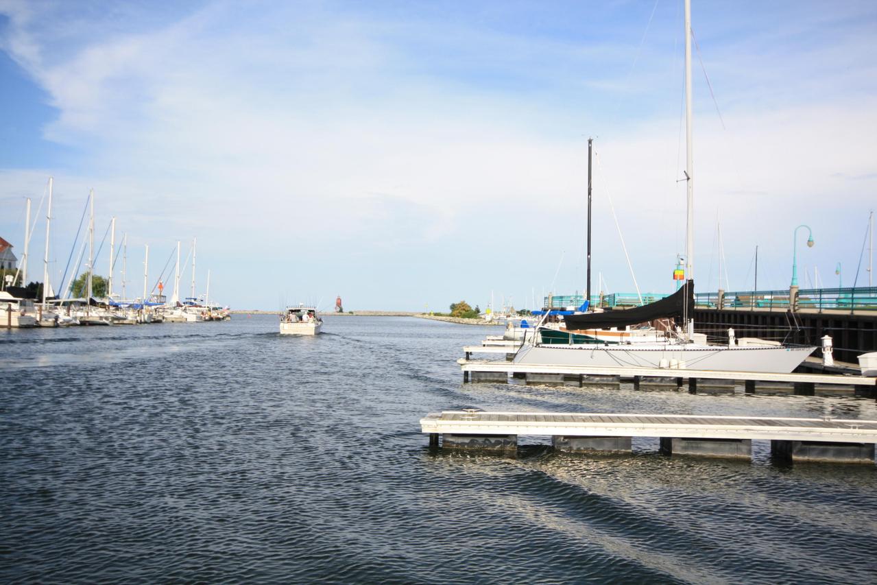 10 Gaslight Pointe Marina -, Racine, WI 53406