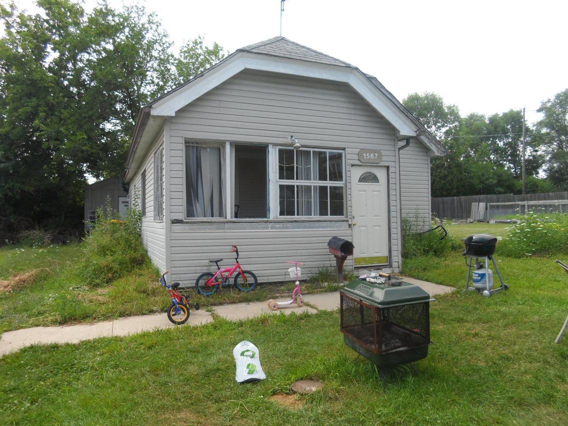 1567 S 100th St., West Allis, WI 53214