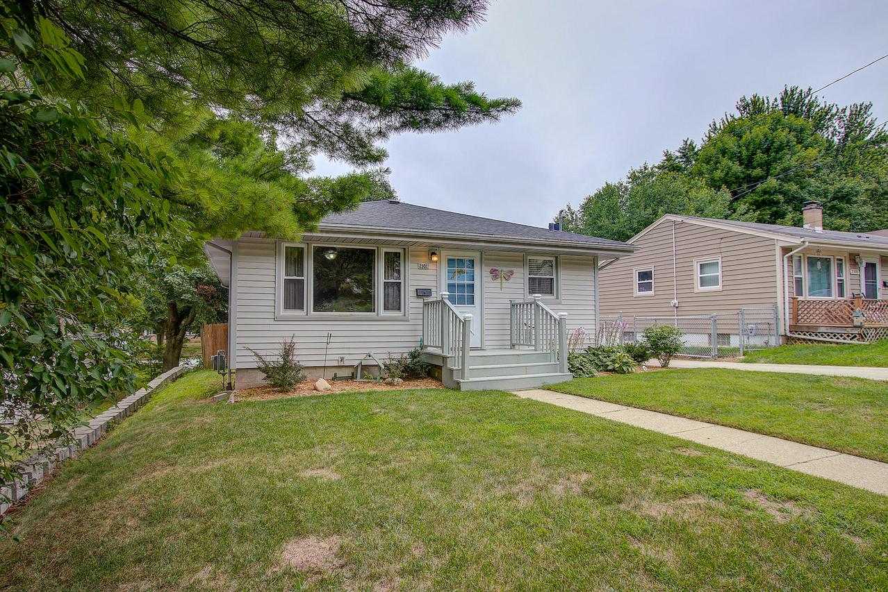 2101 Norton Ave, Waukesha, WI 53188