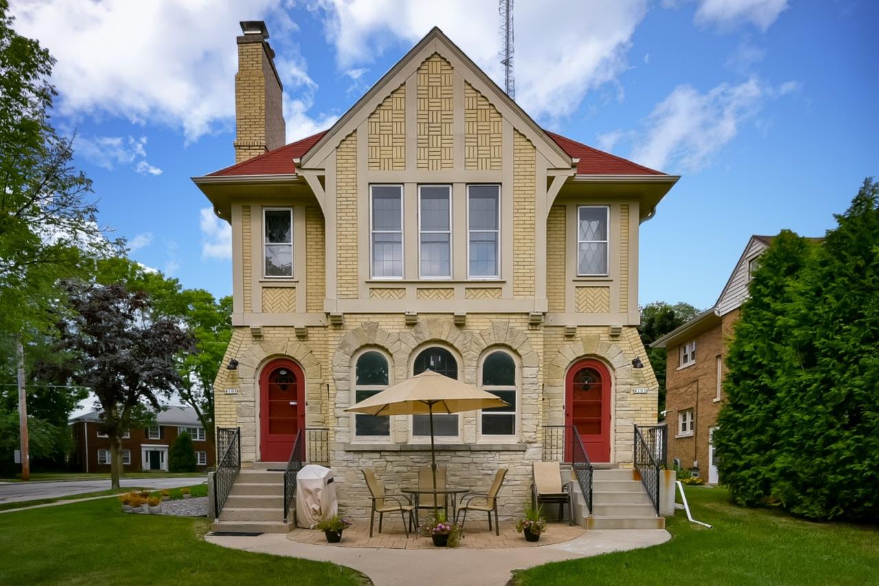 4101 N Woodburn St #4103, Shorewood, WI 53211