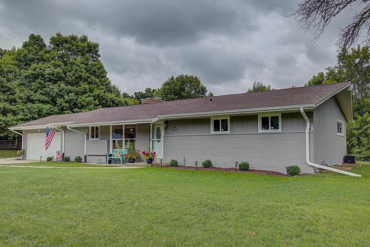 14465 Lindsay Dr, Brookfield, WI 53005