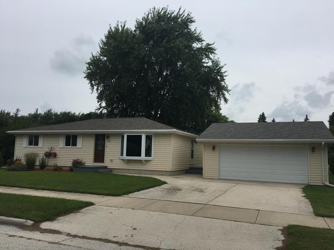 1326 Hickory Ln., New Holstein, WI 53061