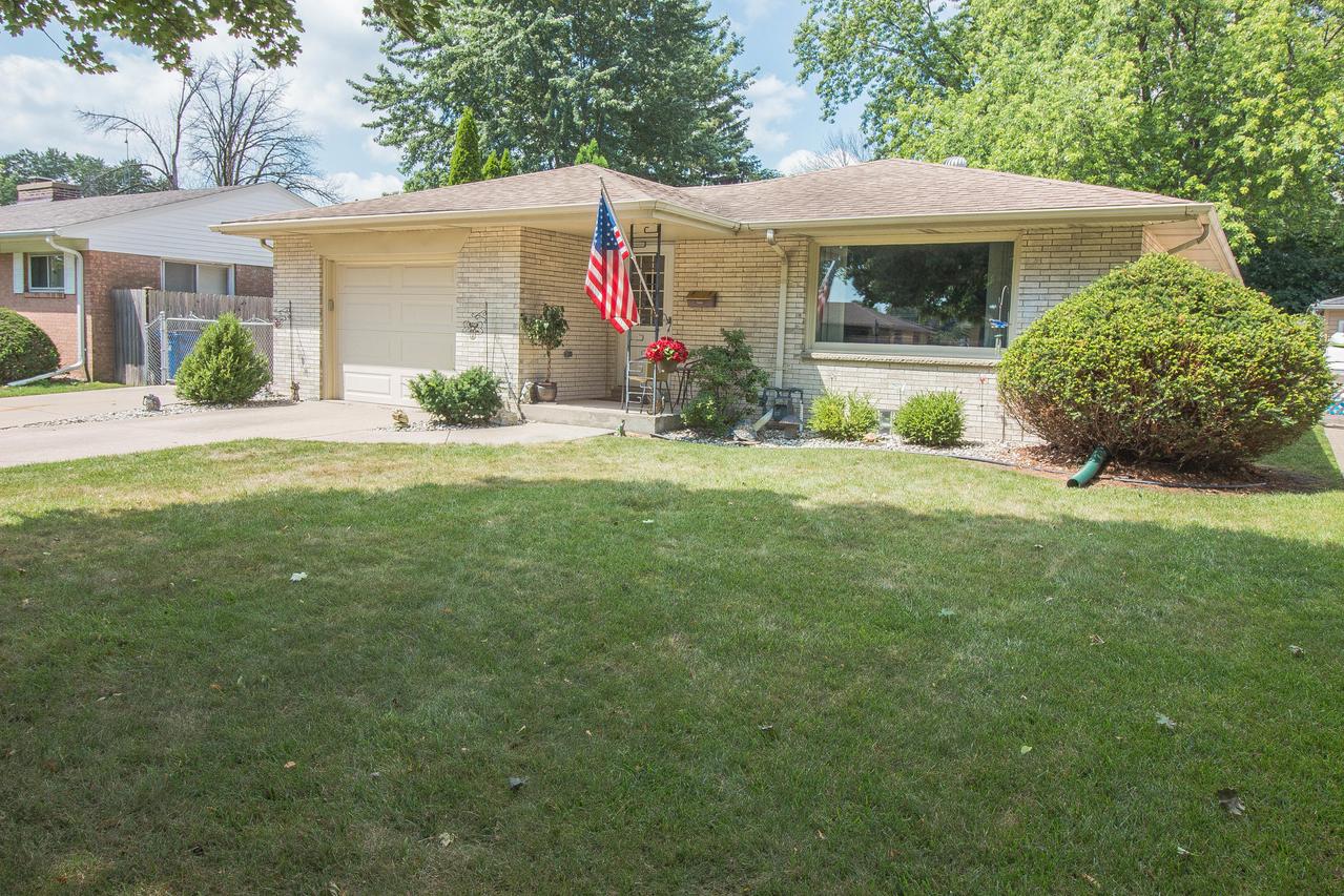 2838 Virginia St, Racine, WI 53405