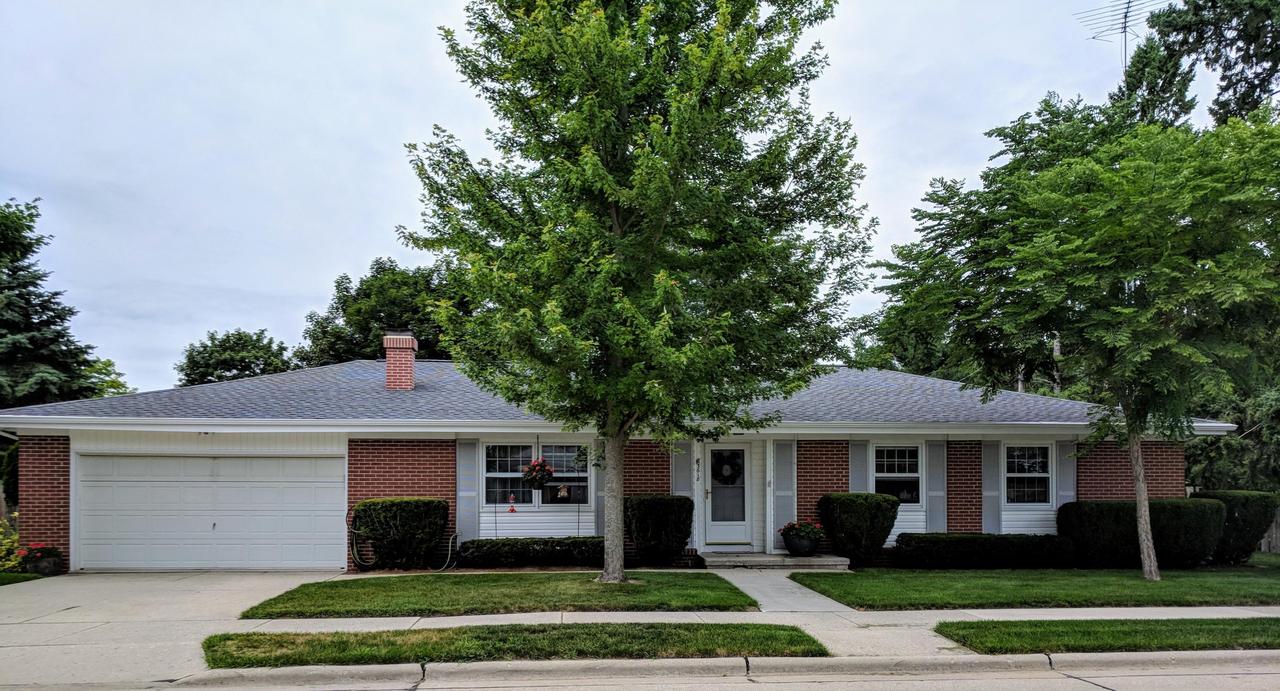 3618 Lowell St, Two Rivers, WI 54241