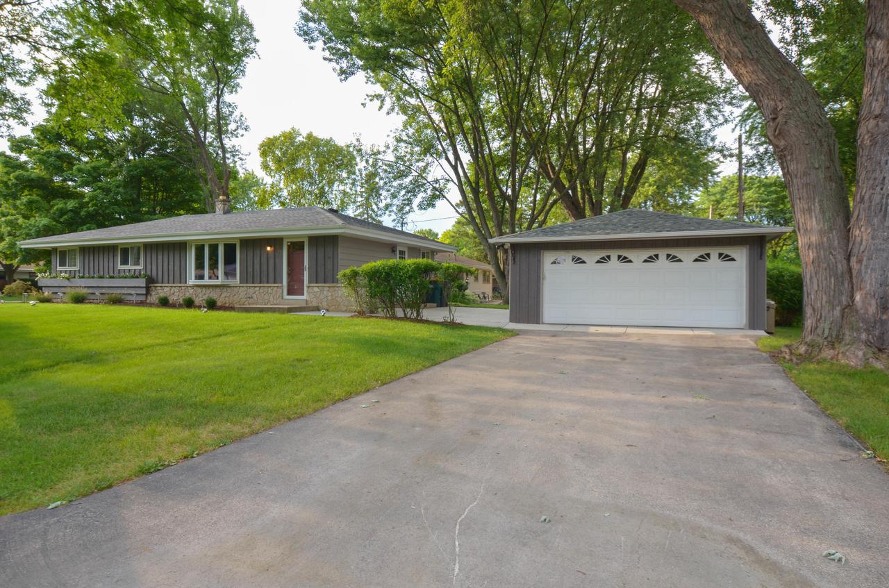 11324 W Copeland Ave, Hales Corners, WI 53130
