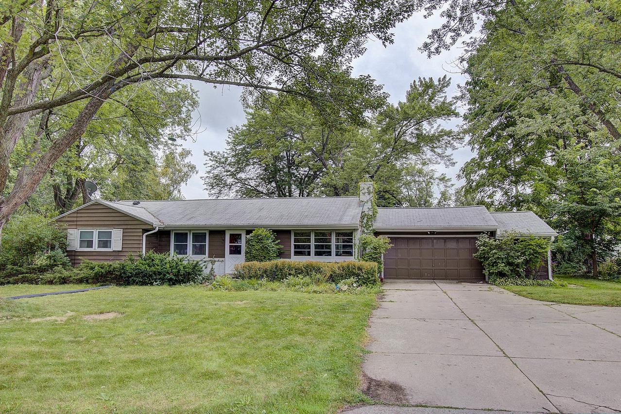 15145 Leland Dr., Brookfield, WI 53005