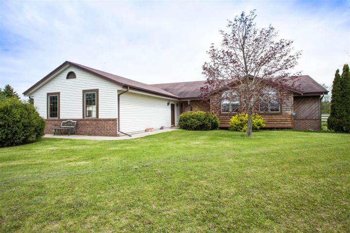S108W37435 Draper Rd., Eagle, WI 53119