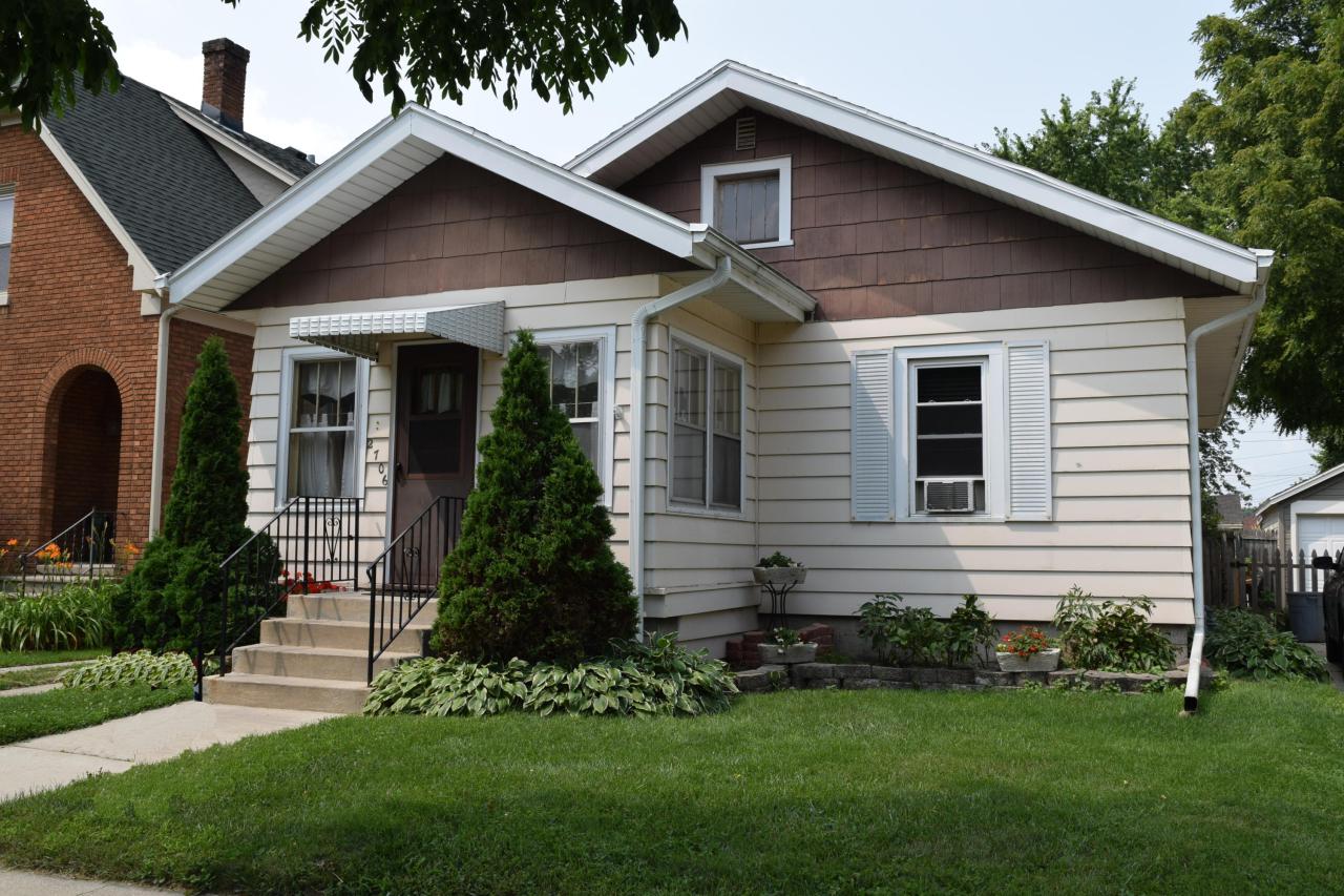 2706 Lasalle St, Racine, WI 53402
