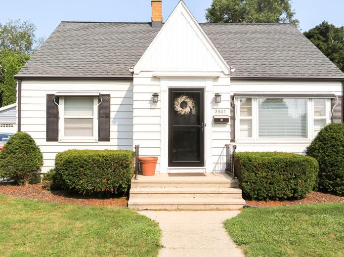 2502 Johnson Rd, Kenosha, WI 53143