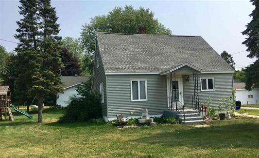 412 Mcallister Ave, Marinette, WI 54143