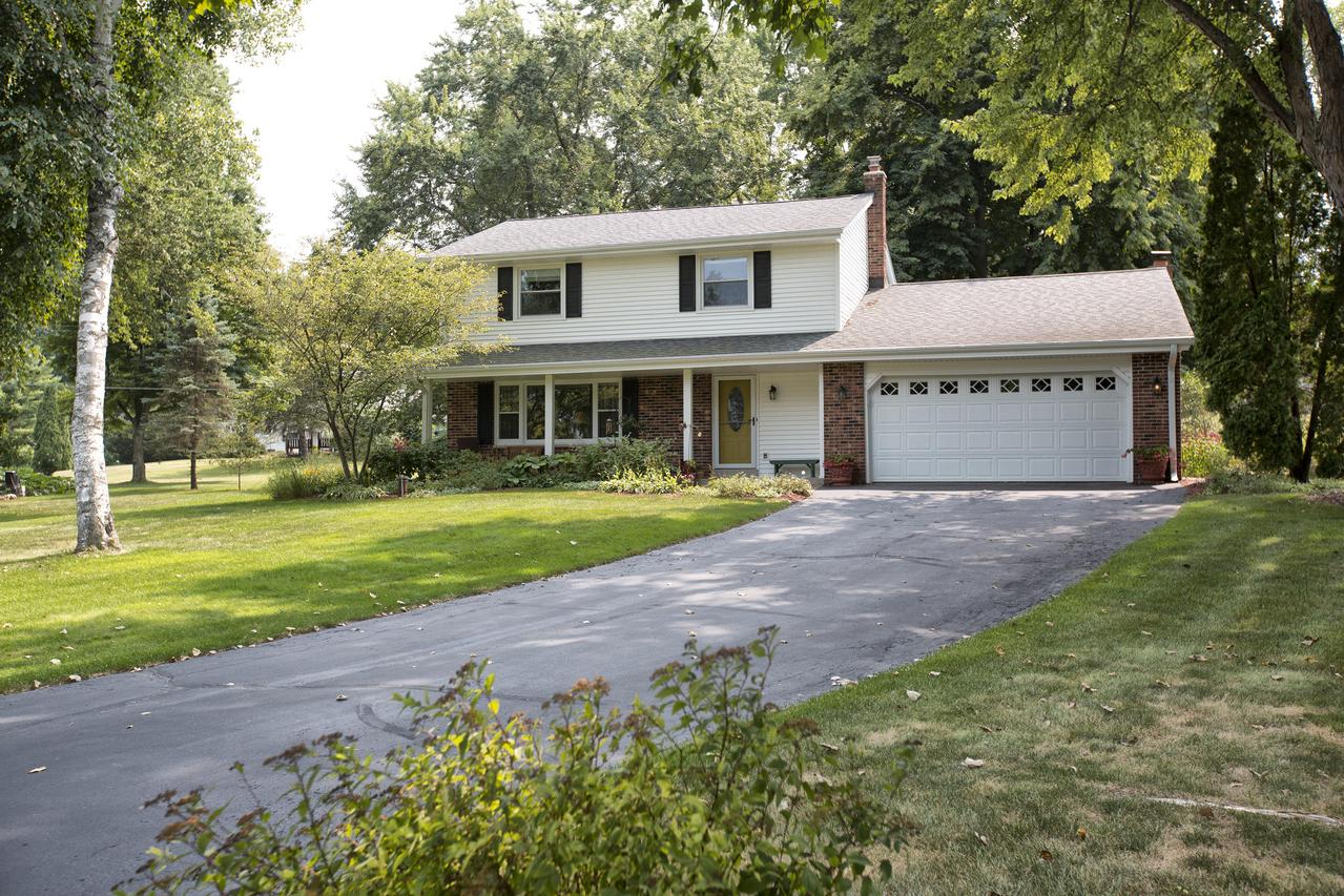 S93W23175 River Oaks Dr., Vernon, WI 53103