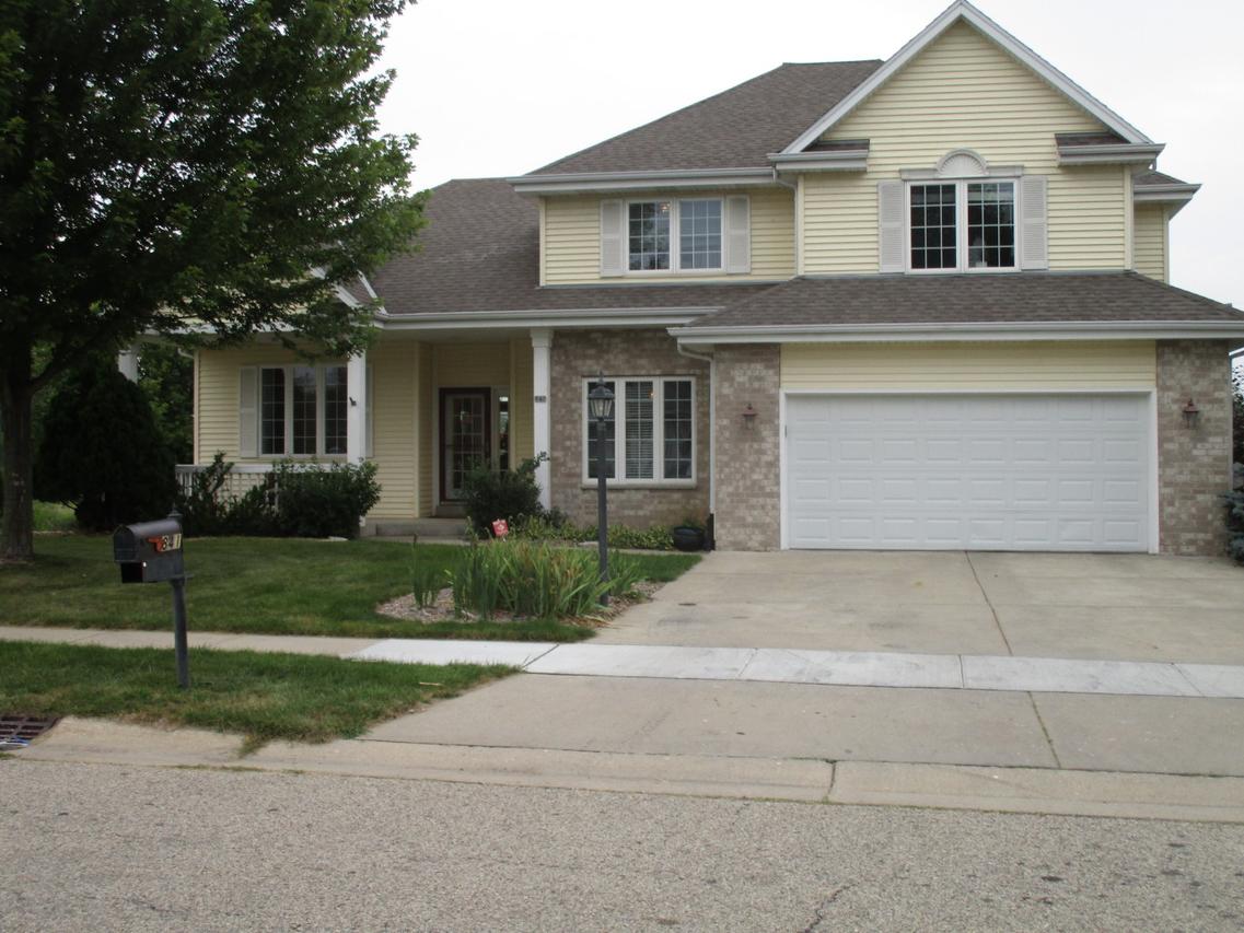 841 Summer Creek, Oconomowoc, WI 53066