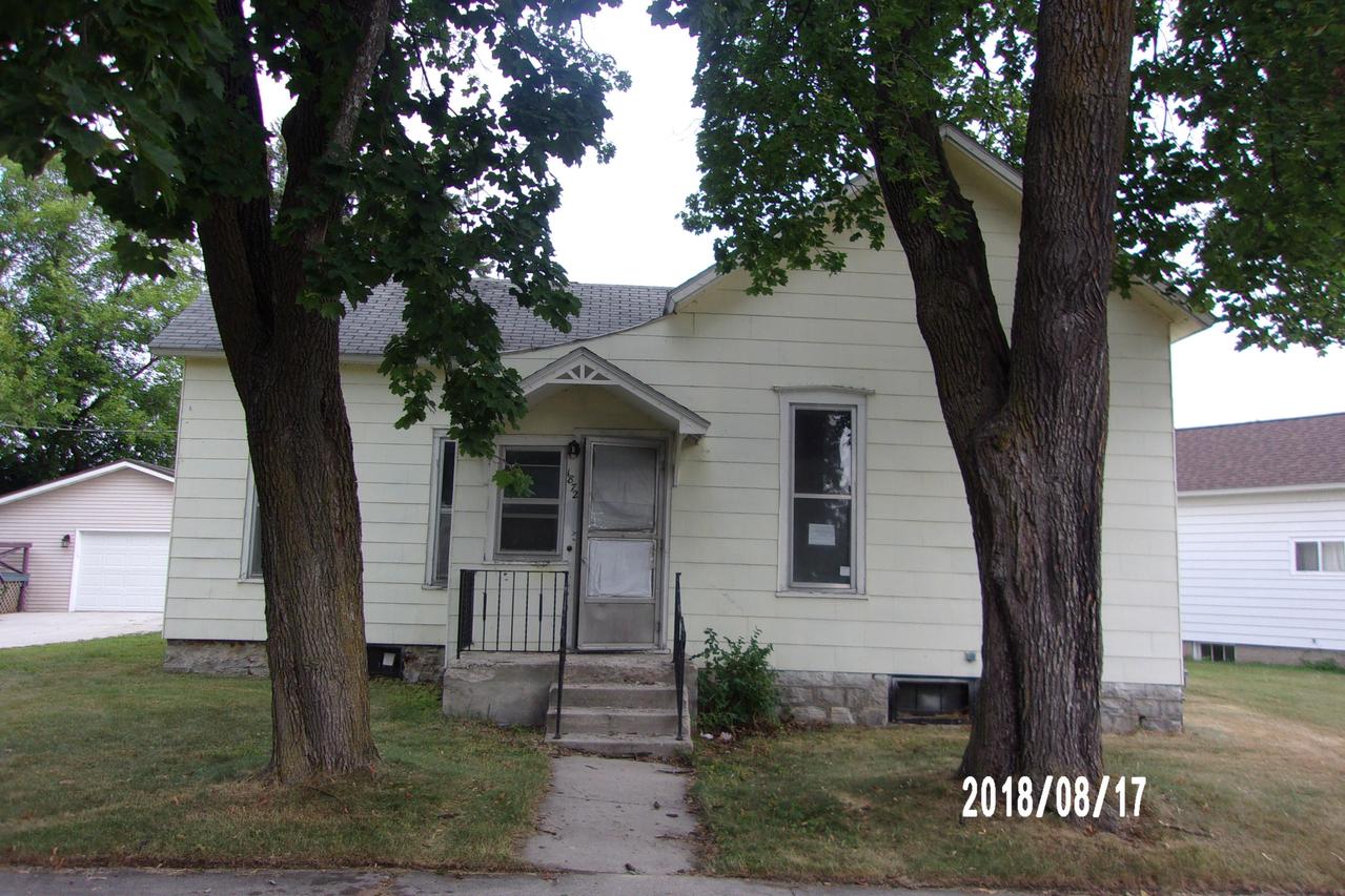 1872 Dunlap Ave., Marinette, WI 54143